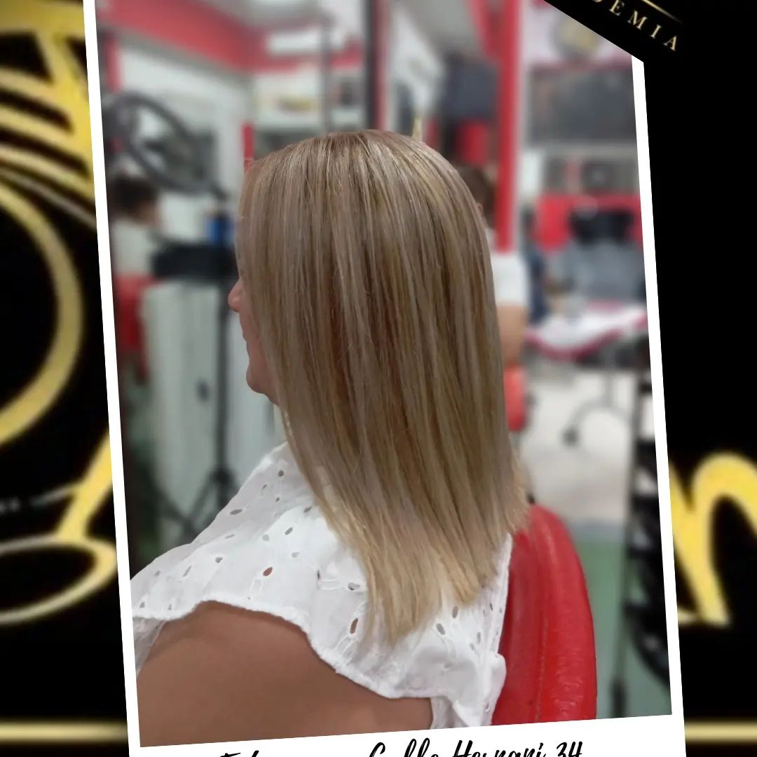 "Áurea" Academia De Peluquería y Estilismo mechas