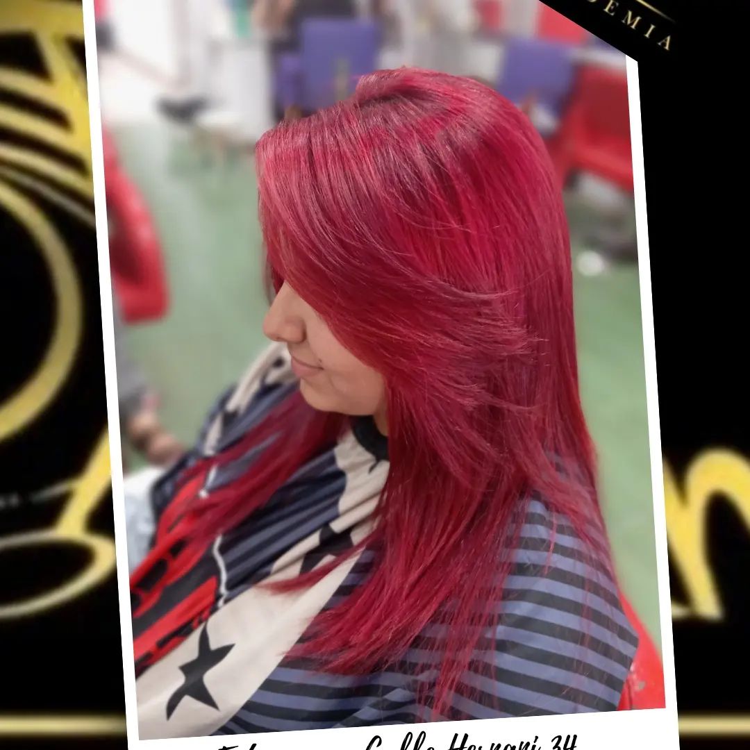 "Áurea" Academia De Peluquería y Estilismo rojo fantasía